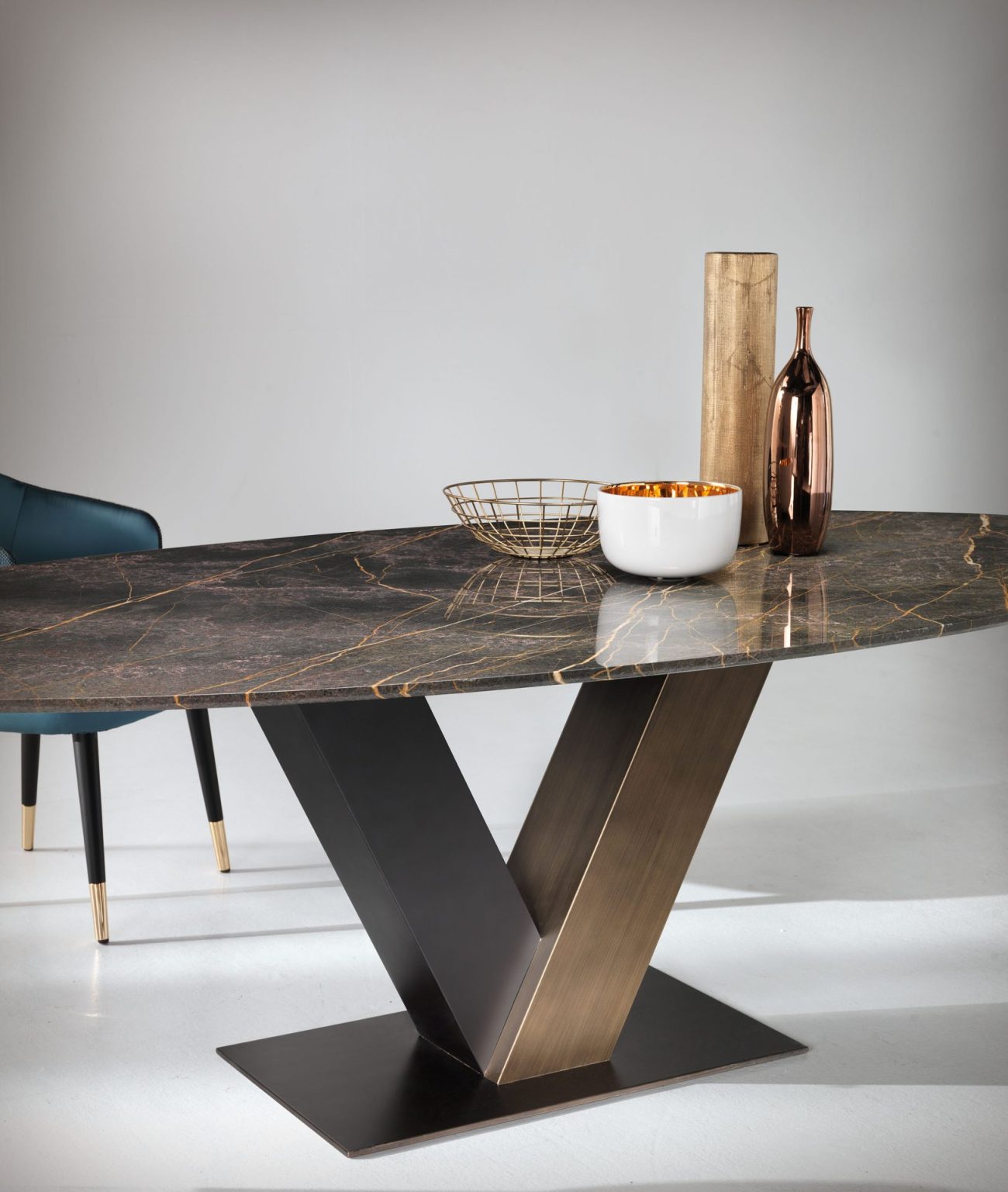 TOTO TABLE